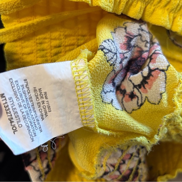 Must bundle Women’s blouse shirt size medium - Picture 5 of 5